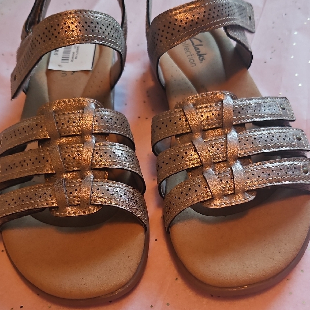 Clarks Women's Tan Strappy Sandals - Picture 2 of 12
